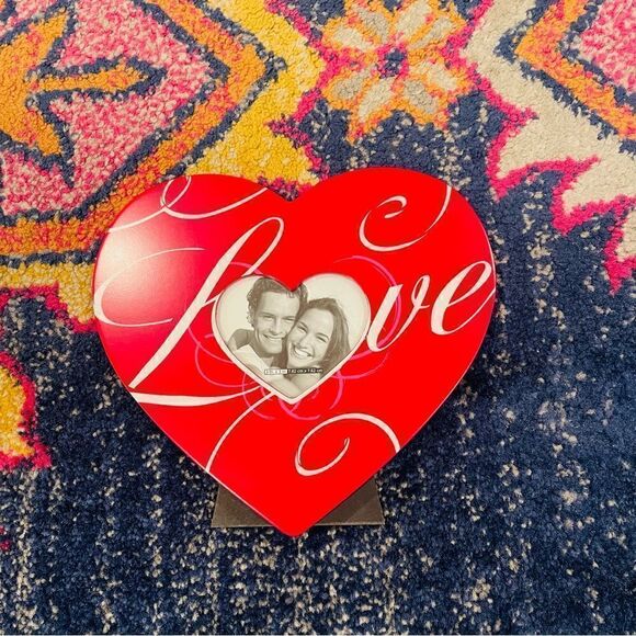 NIB Carlton Cards Red Heart Picture Frame - Picture 1 of 2